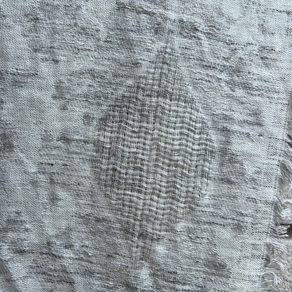 Aphorism Woven Lightweight Blanket Scarf - Picture 4 of 9